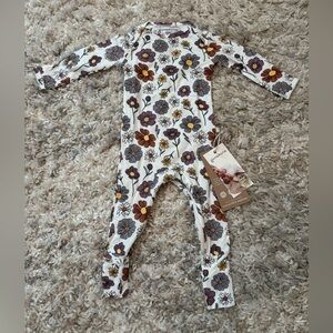 NWT Gunamuna Bouquet White Floral Long-Sleeve Pajama Romper - 6-9m